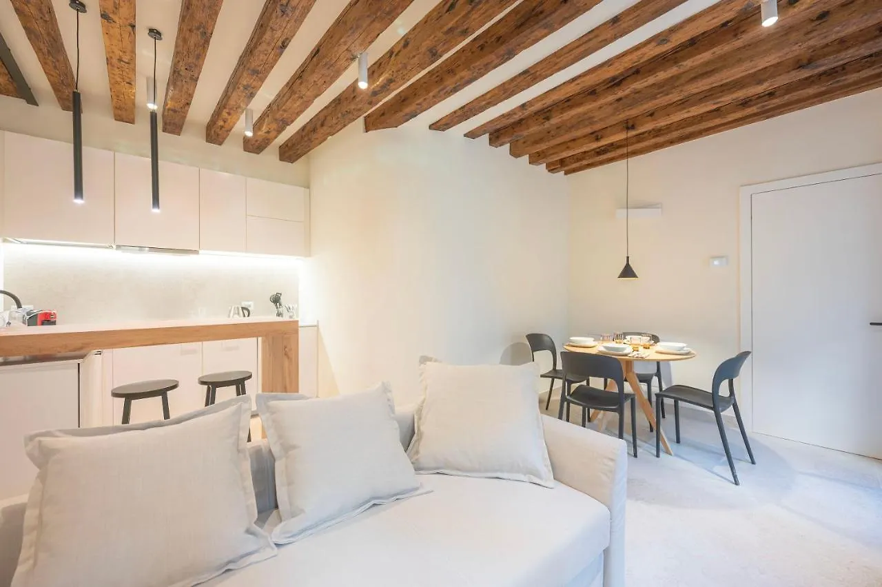 Grifalcon D'Oro - Venice City Center 0*,